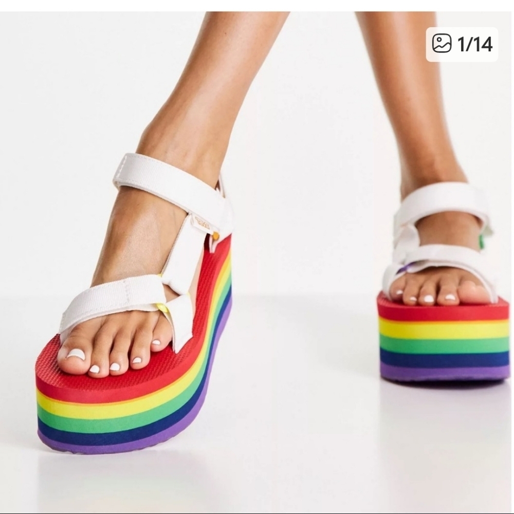 TEVA Platform Unisex White Rainbow Pride Striped Sandals Size 8